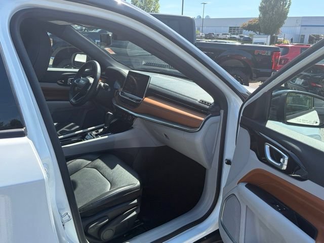 Used 2023 Jeep Compass Limited AWD/4WD image 25