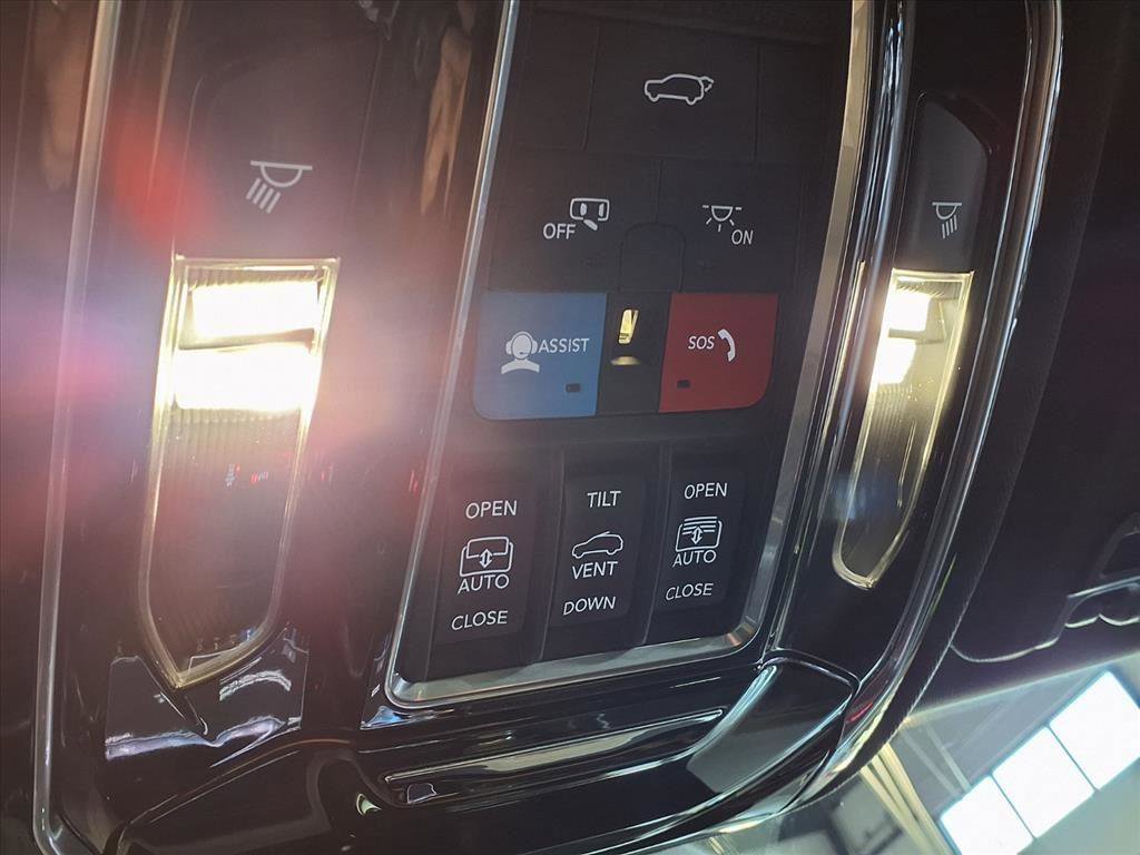 Used 2021 Jeep Grand Cherokee L Overland w/ Luxury Tech Group IV image 28