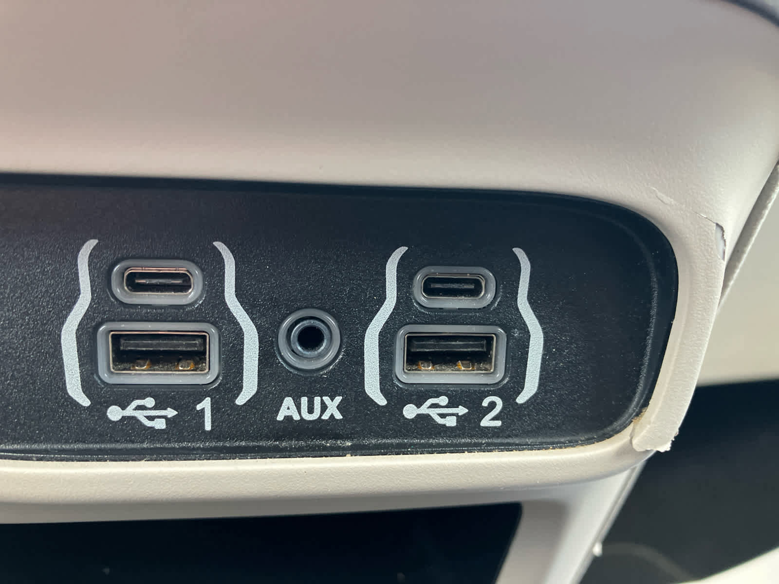 Used 2023 Chrysler Pacifica Touring-L image 30