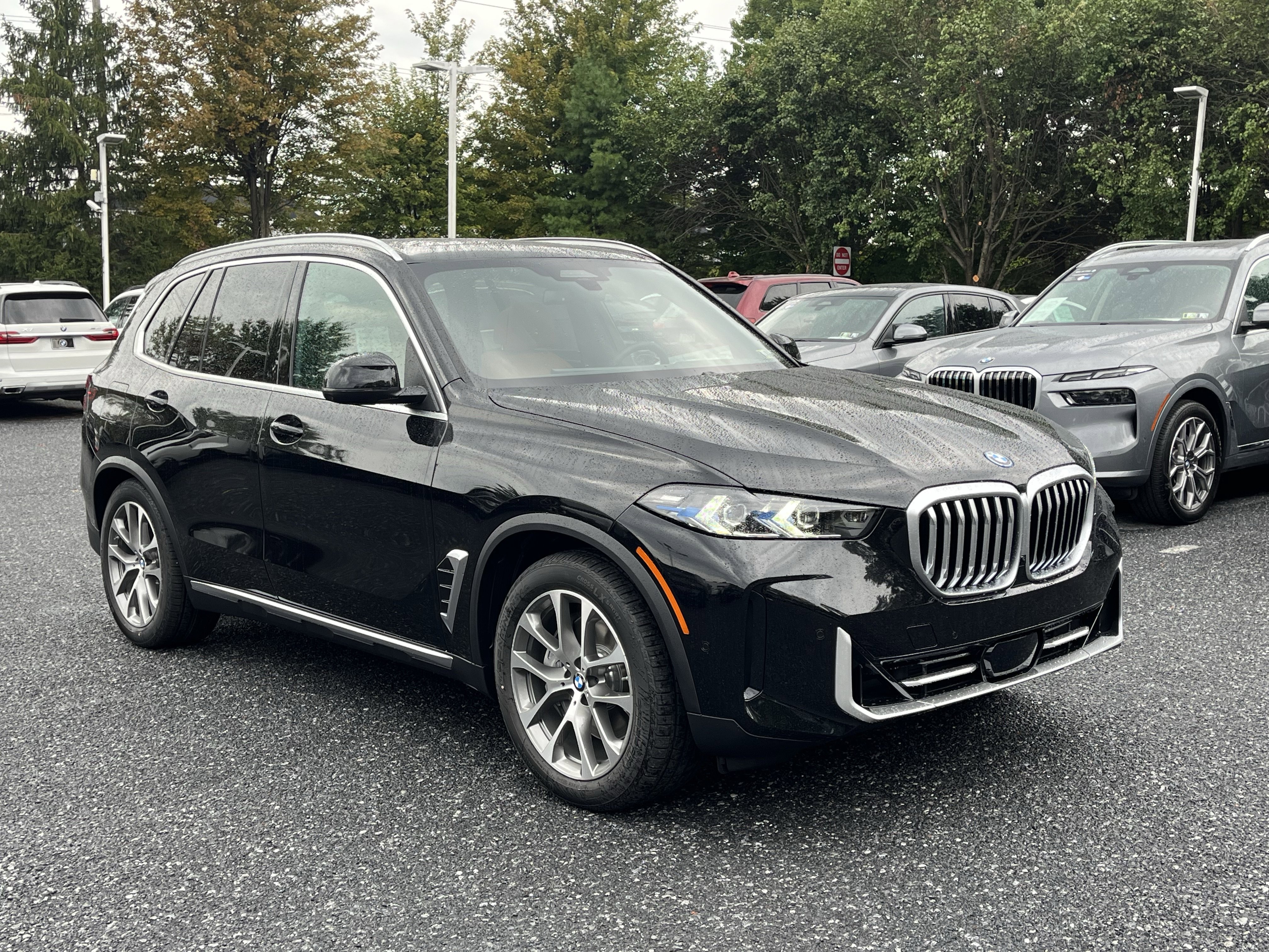 Used 2026 BMW X5 xDrive50e w/ Executive Package image 3