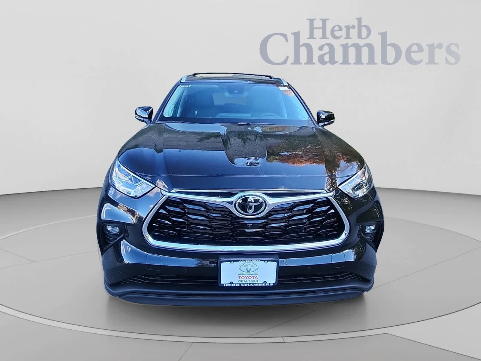New 2026 Toyota Highlander Limited AWD/4WD image 2