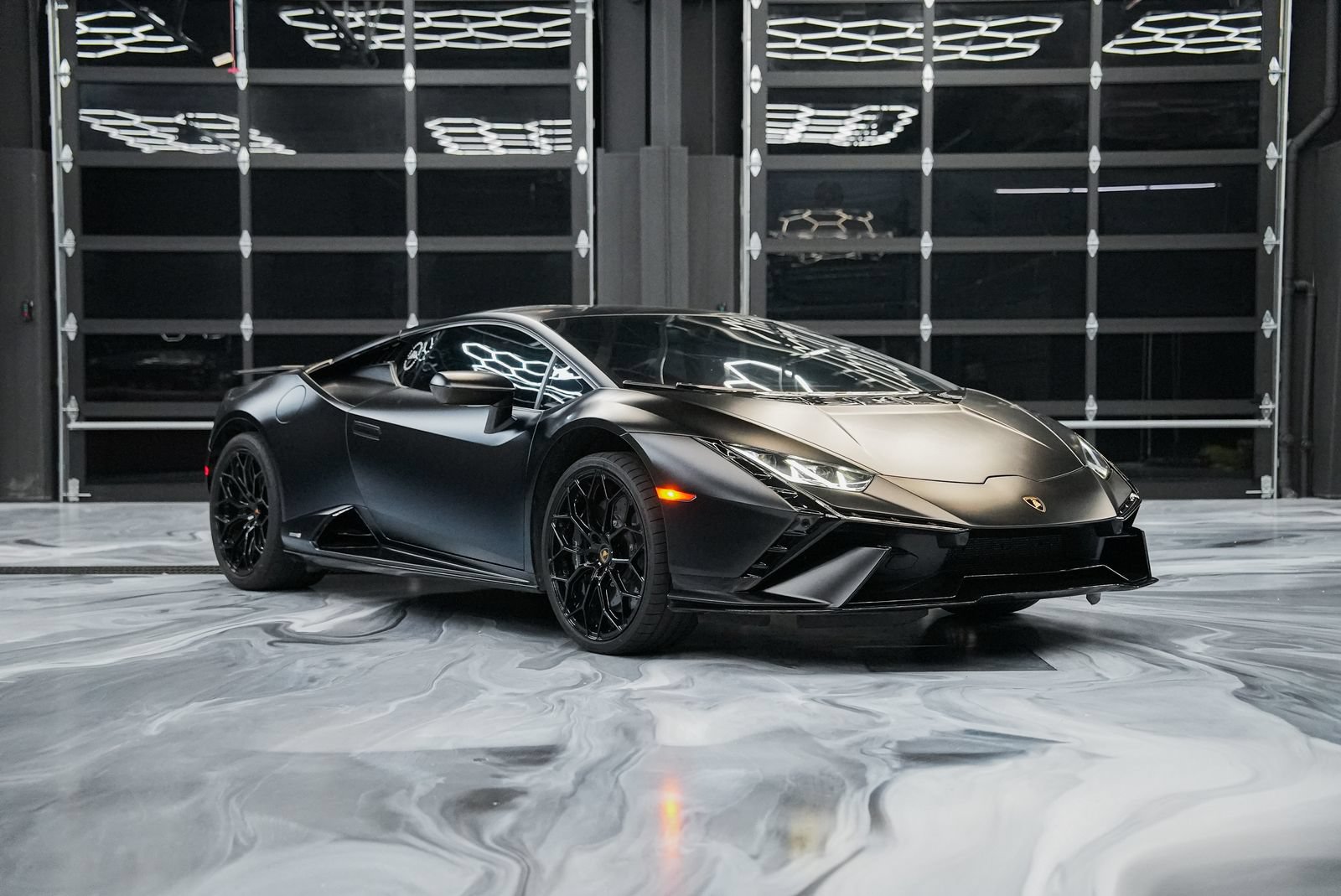 Used 2023 Lamborghini Huracan Tecnica RWD image 1