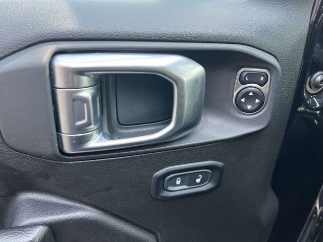 Used 2023 Jeep Wrangler Unlimited w/ Cold Weather Group AWD/4WD image 15