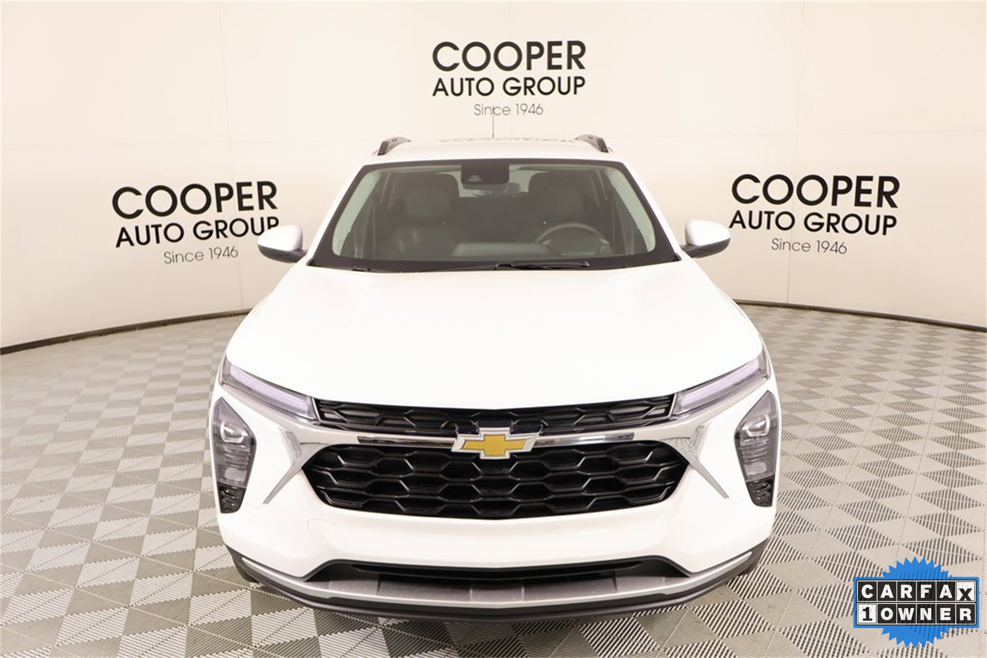 Used 2025 Chevrolet Trax LT w/ LT Convenience Package image 9