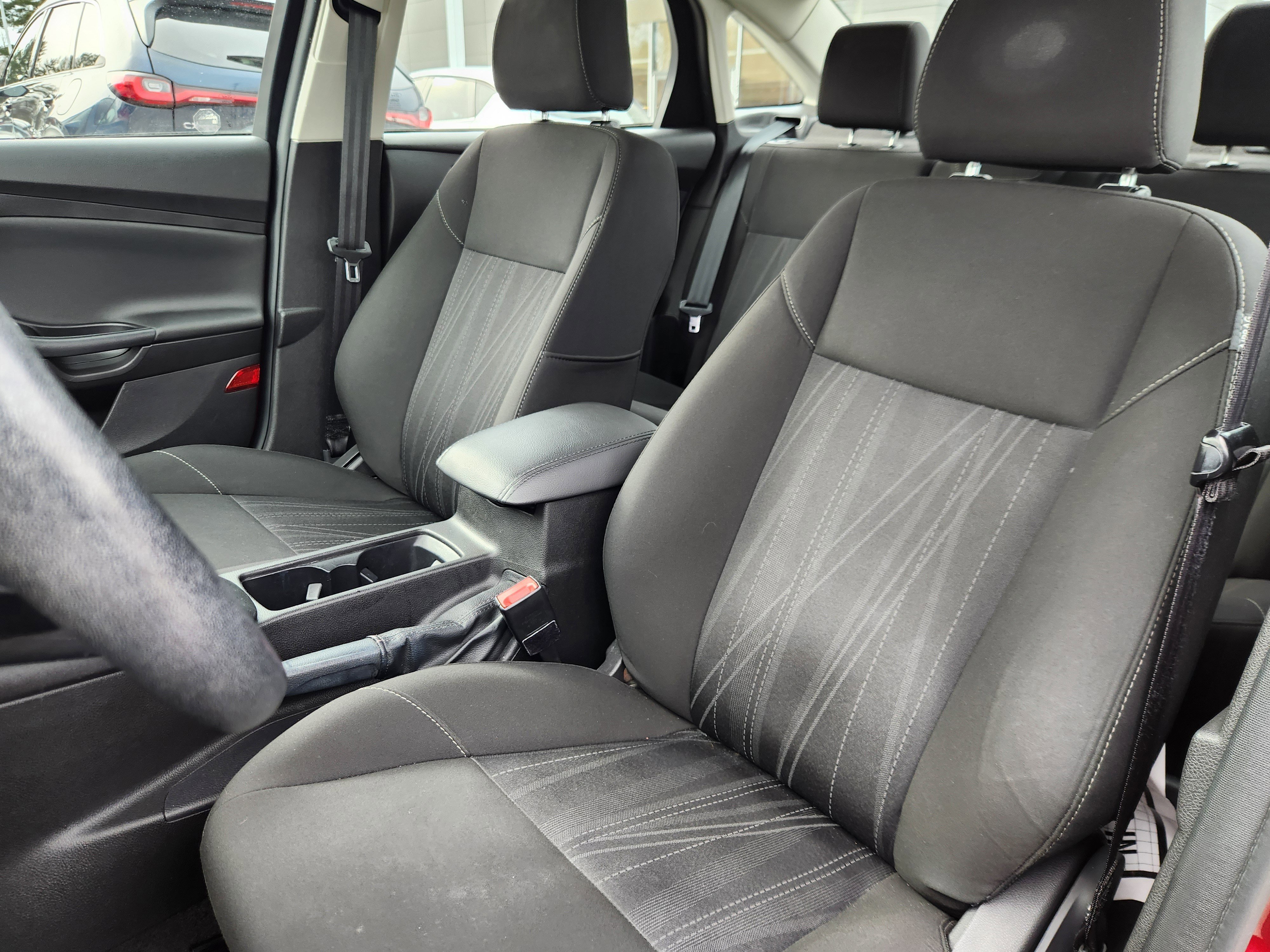 Used 2017 Ford Focus SE image 7