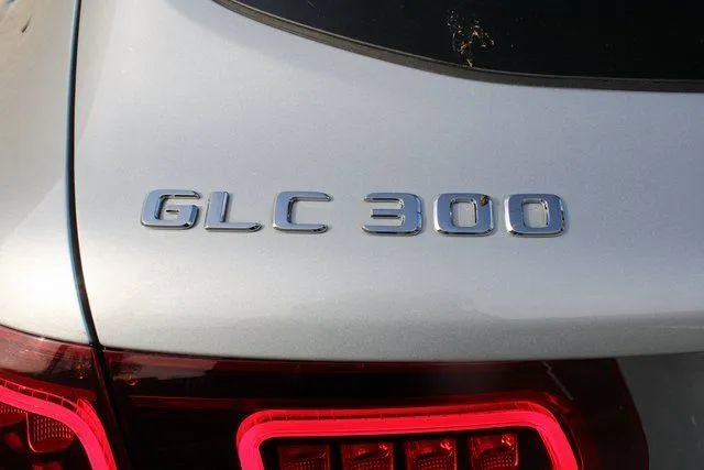 Used 2021 Mercedes-Benz GLC 300 4MATIC image 22