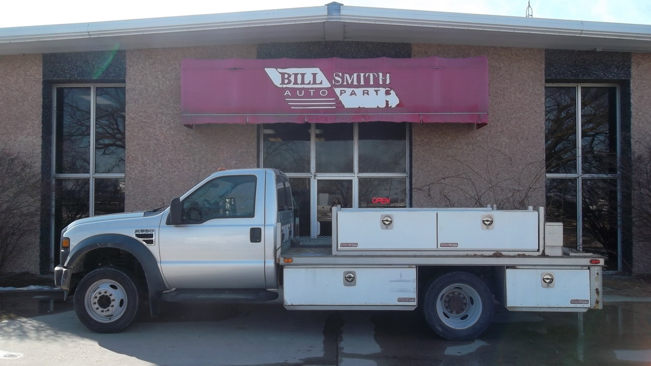 Used 2010 Ford F550 2WD Regular Cab Super Duty image 2