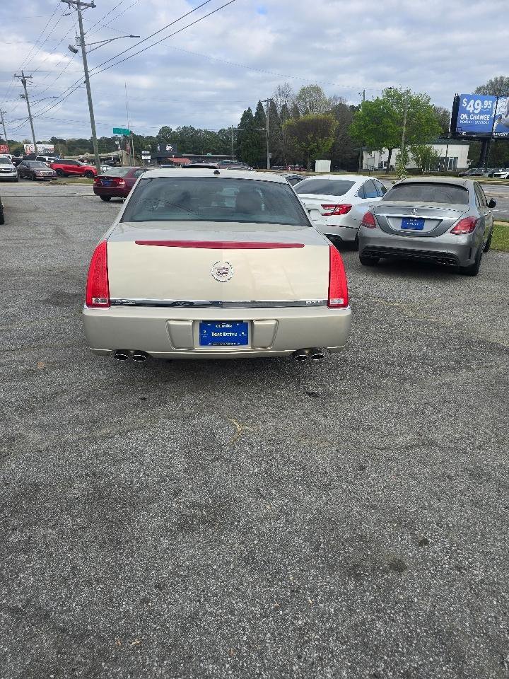 Used 2008 Cadillac DTS Luxury II w/ Trunk Convenience Package FWD image 7