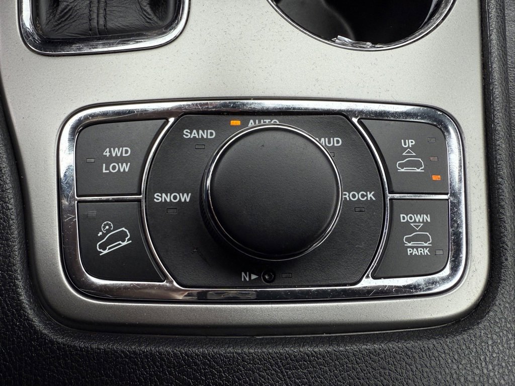 Used 2018 Jeep Grand Cherokee Overland image 31