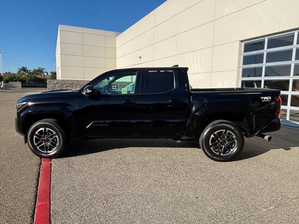 Used 2025 Toyota Tacoma TRD Sport w/ TRD Sport Upgrade Package AWD/4WD image 8