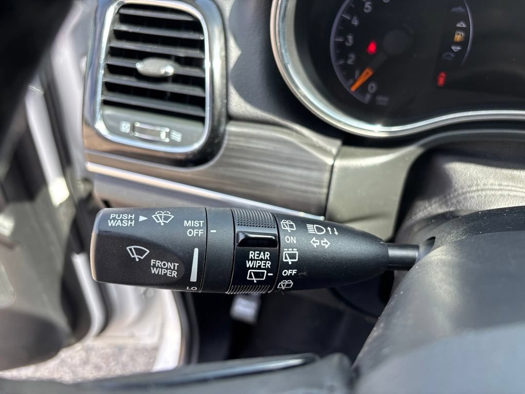 Used 2022 Jeep Grand Cherokee Limited AWD/4WD image 25