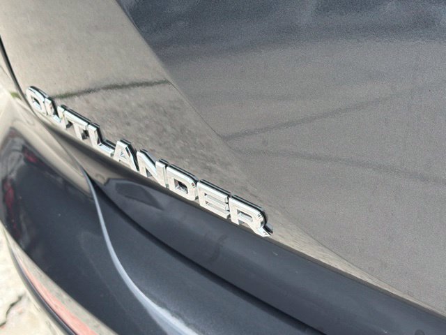 New 2026 Mitsubishi Outlander SE FWD image 14