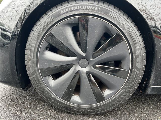 Used 2022 Tesla Model S image 14