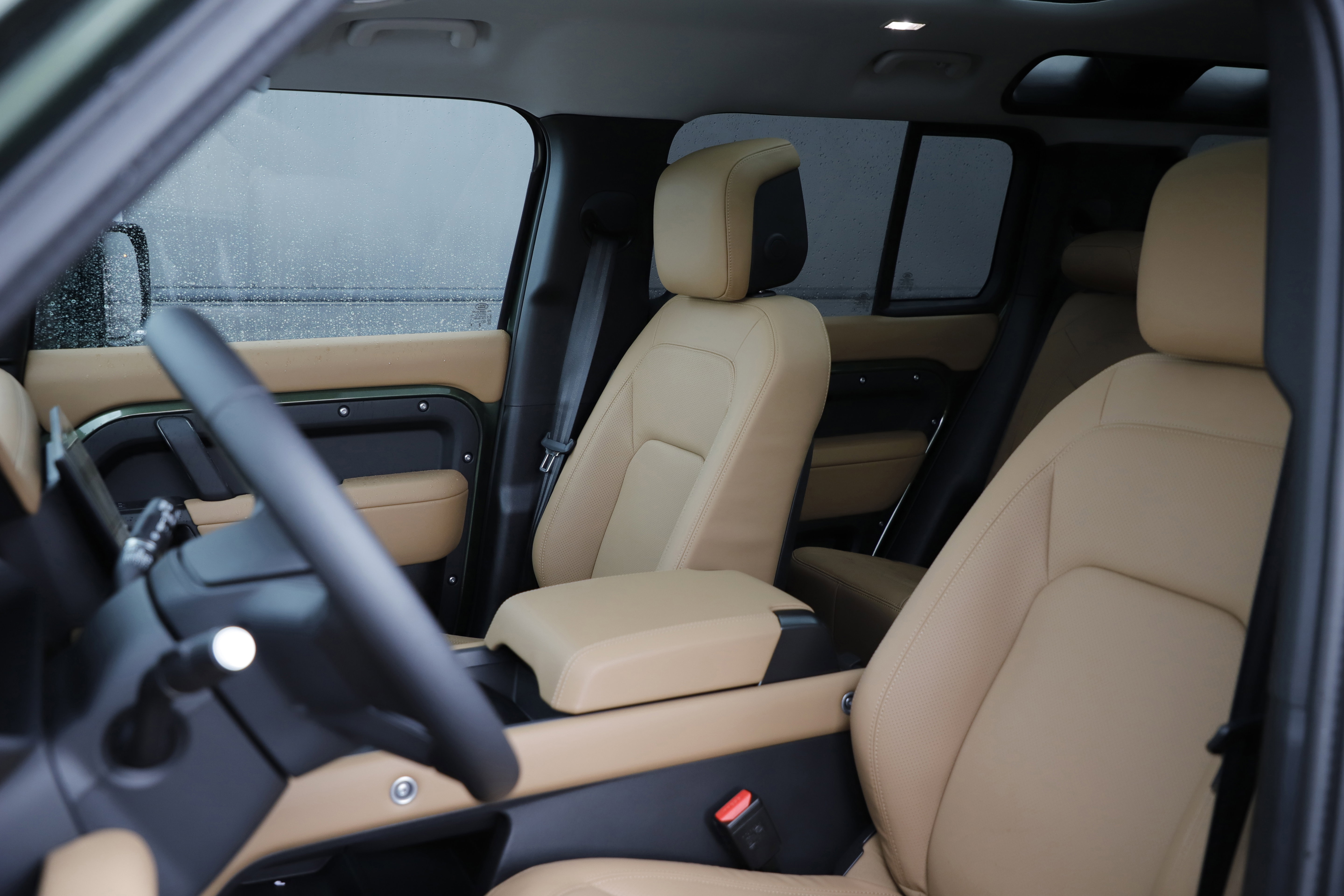 New 2026 Land Rover Defender 110 X-Dynamic SE AWD/4WD image 17