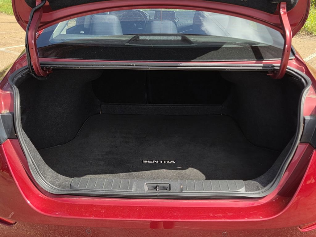Used 2024 Nissan Sentra SV FWD image 25