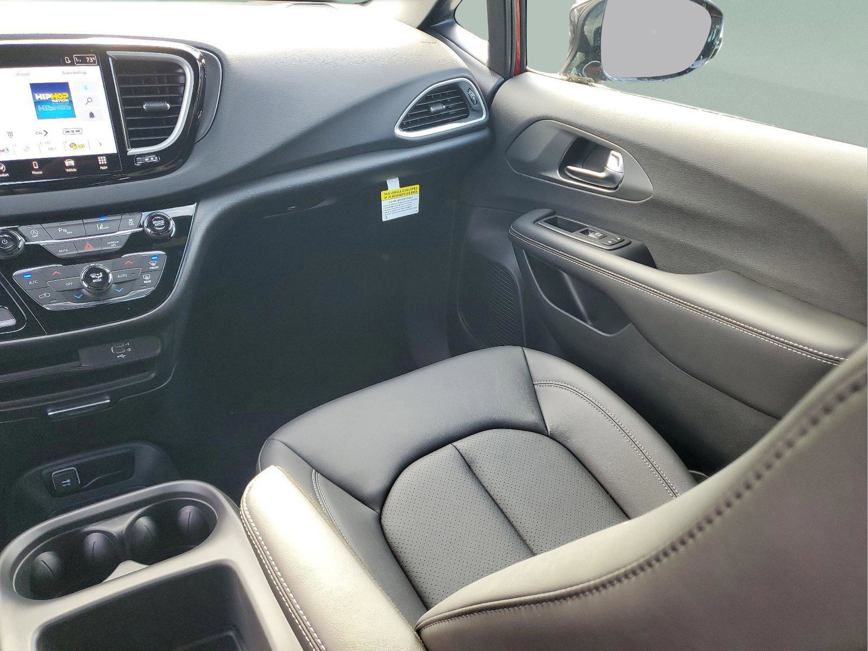 New 2026 Chrysler Voyager LX image 14