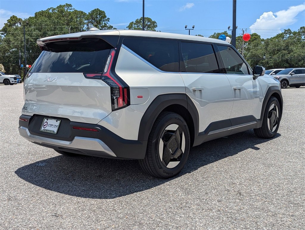 New 2026 Kia EV9 Light image 7