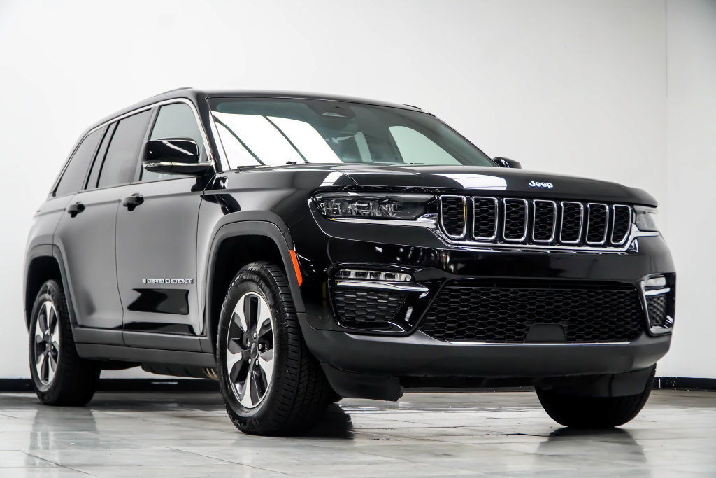 Used 2024 Jeep Grand Cherokee Limited 4xe AWD/4WD image 4