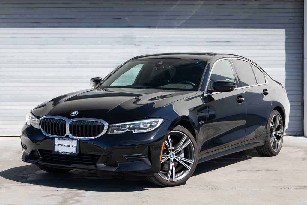 Used 2022 BMW 330e w/ Premium Package image 3