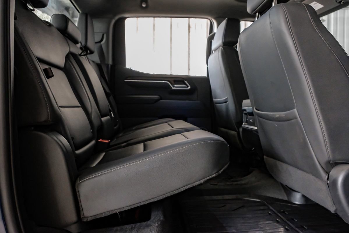 Used 2023 GMC Sierra 1500 SLT image 33