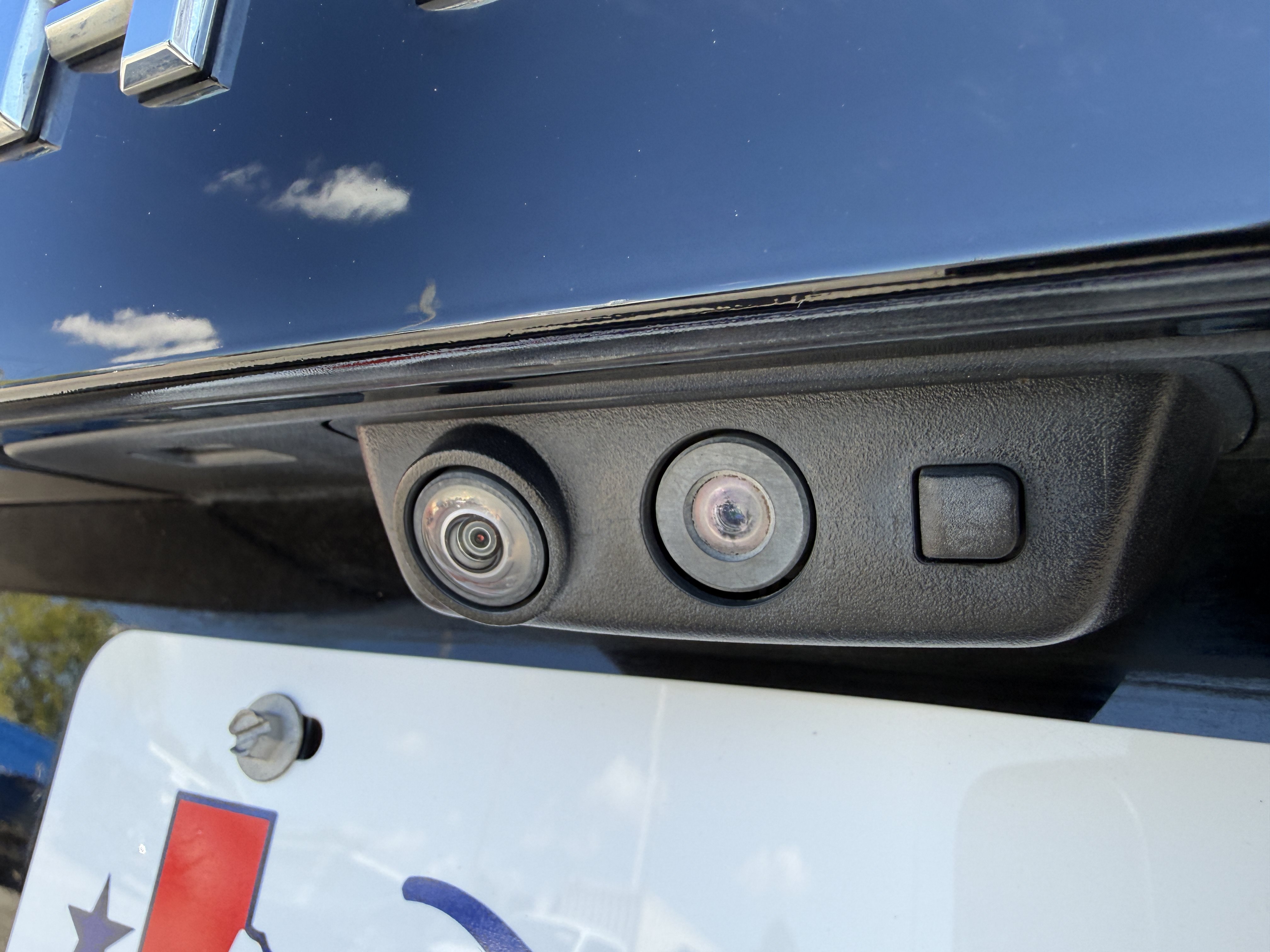 Used 2023 Chevrolet Tahoe High Country RWD image 4