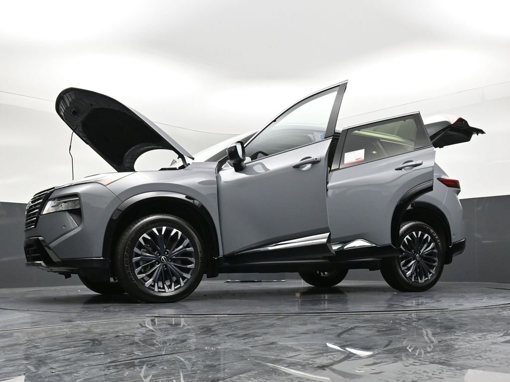 Certified 2025 Nissan Rogue Platinum w/ Tech Package image 40