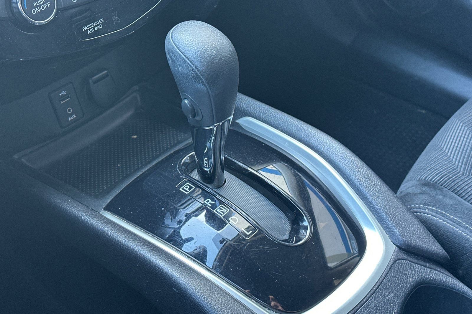 Used 2014 Nissan Rogue SV w/ SV Premium Package image 27