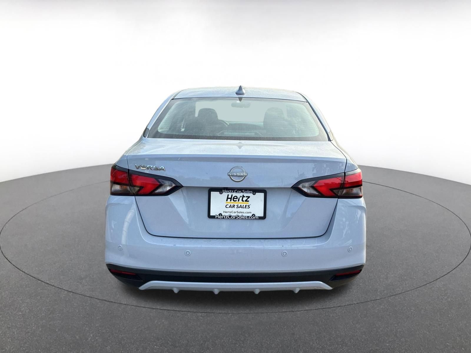 Used 2025 Nissan Versa SV image 6