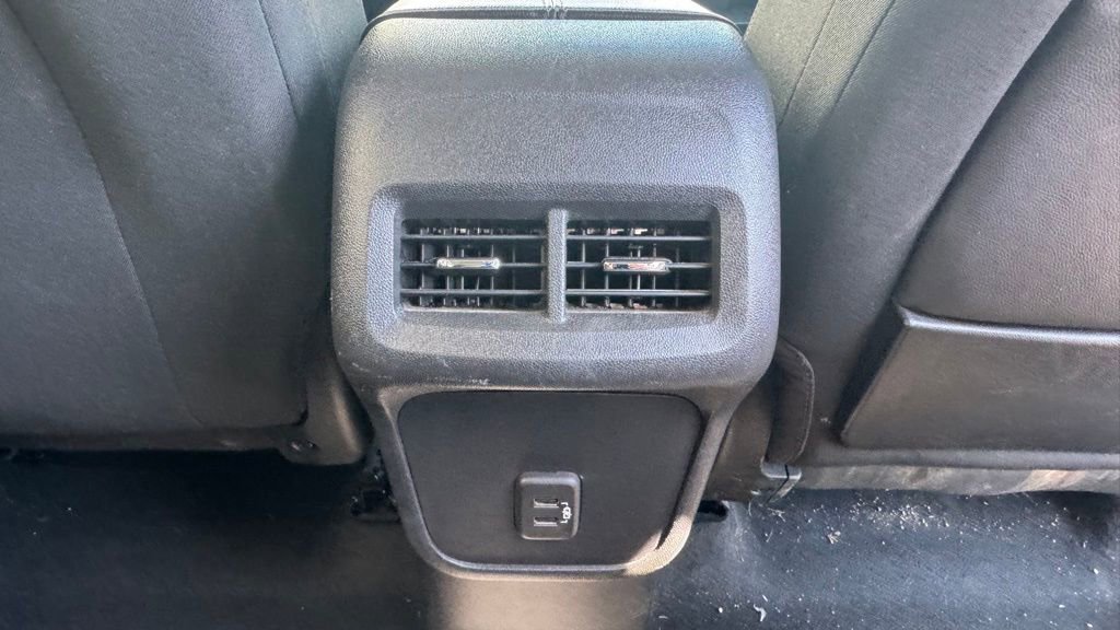 Used 2022 GMC Terrain SLE w/ Driver Convenience Package image 10