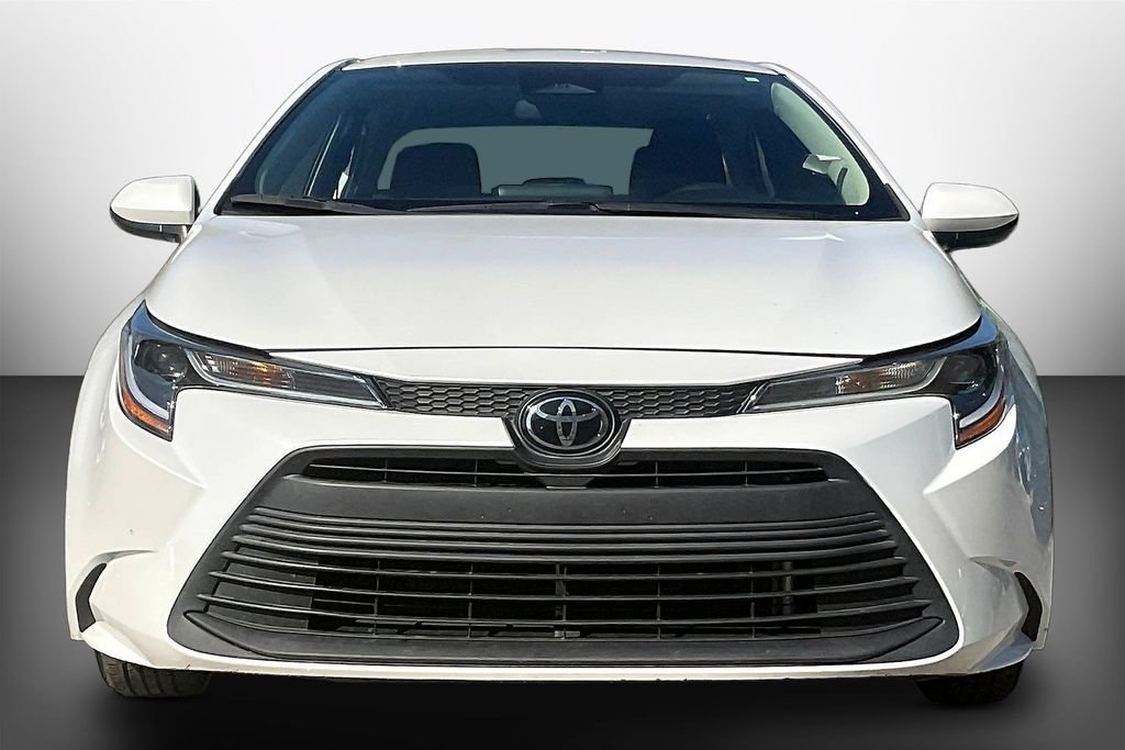 Used 2023 Toyota Corolla LE FWD image 2