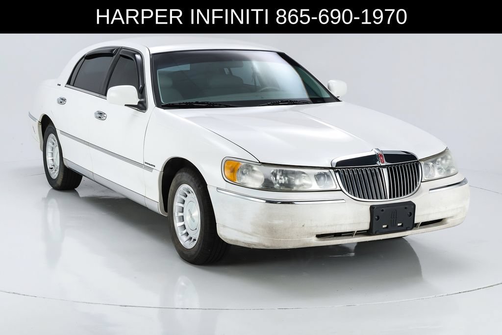 Used 2000 Lincoln Town Car Executive RWD image 50