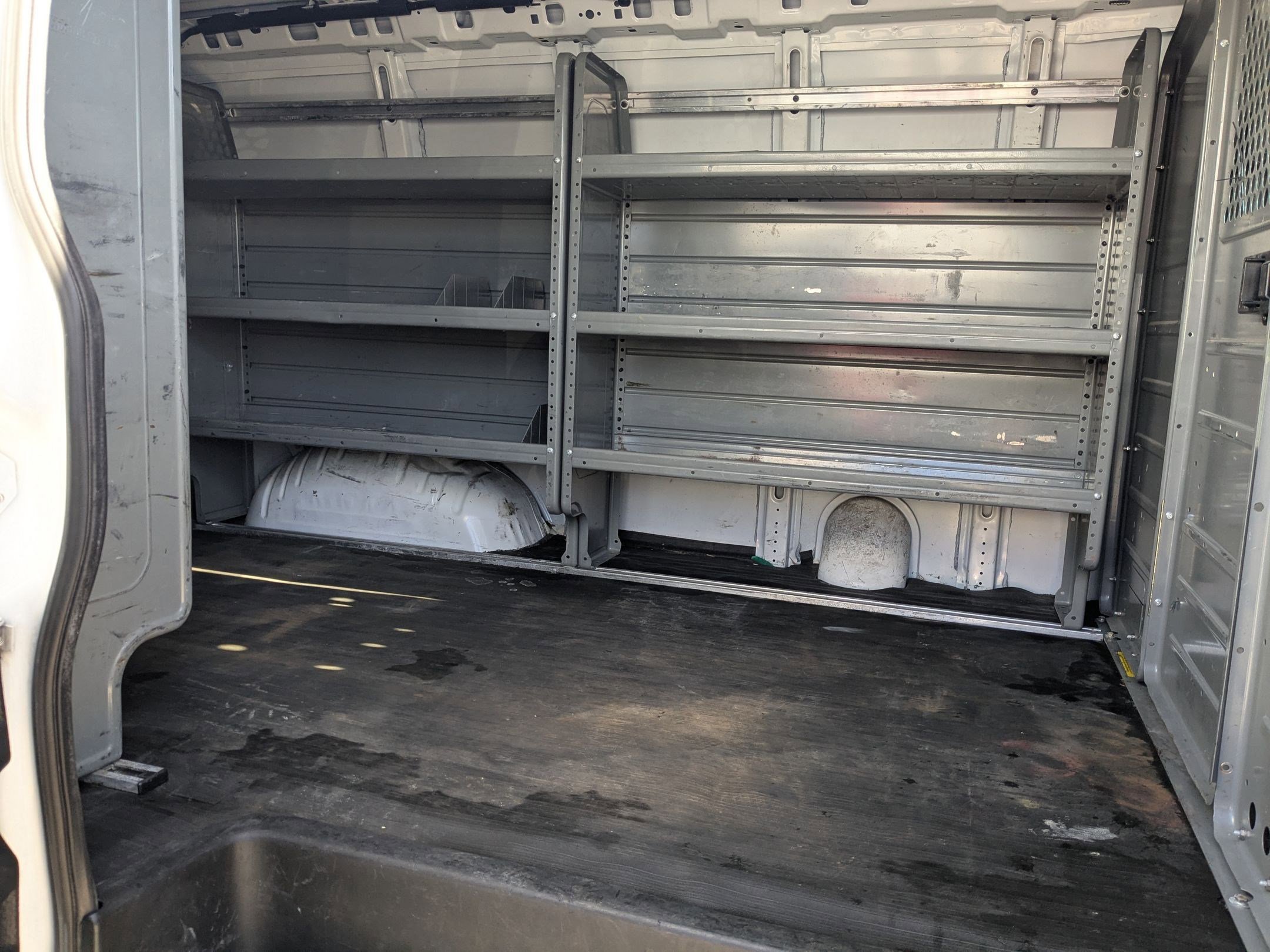 Used 2019 Chevrolet Express 3500 w/ Driver Convenience Package image 18