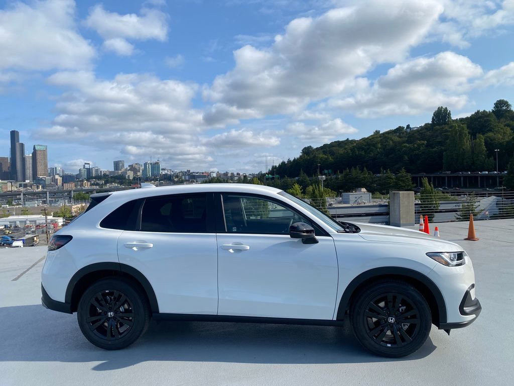 New 2026 Honda HR-V Sport image 3