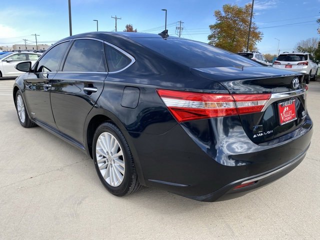 Used 2015 Toyota Avalon Limited image 3