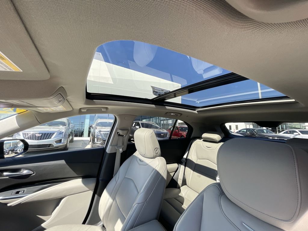 Used 2019 Cadillac XT4 Premium Luxury AWD/4WD image 18
