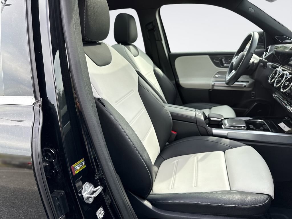 Used 2021 Mercedes-Benz GLB 250 4MATIC image 25