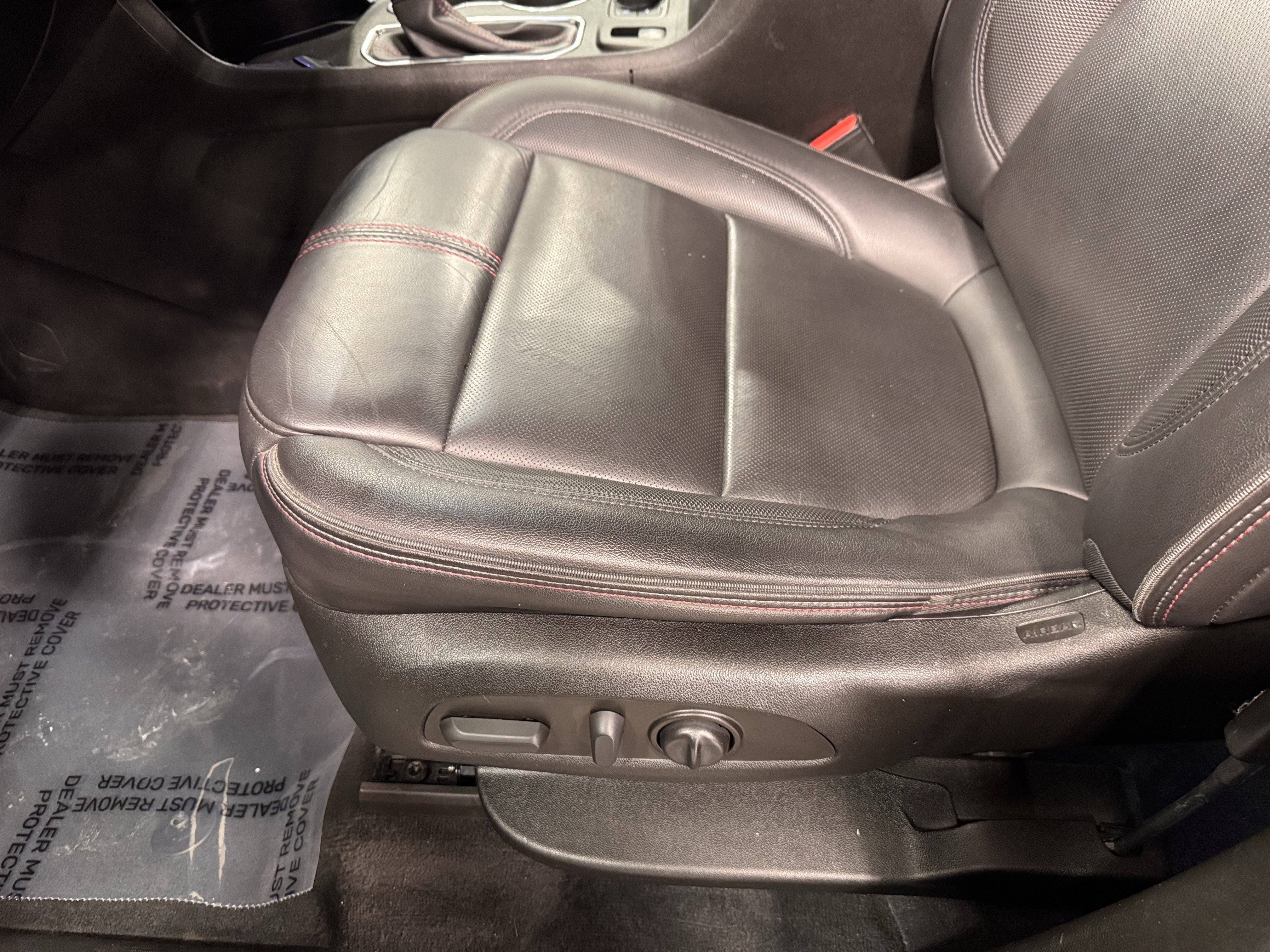 Used 2022 Chevrolet Traverse RS image 18