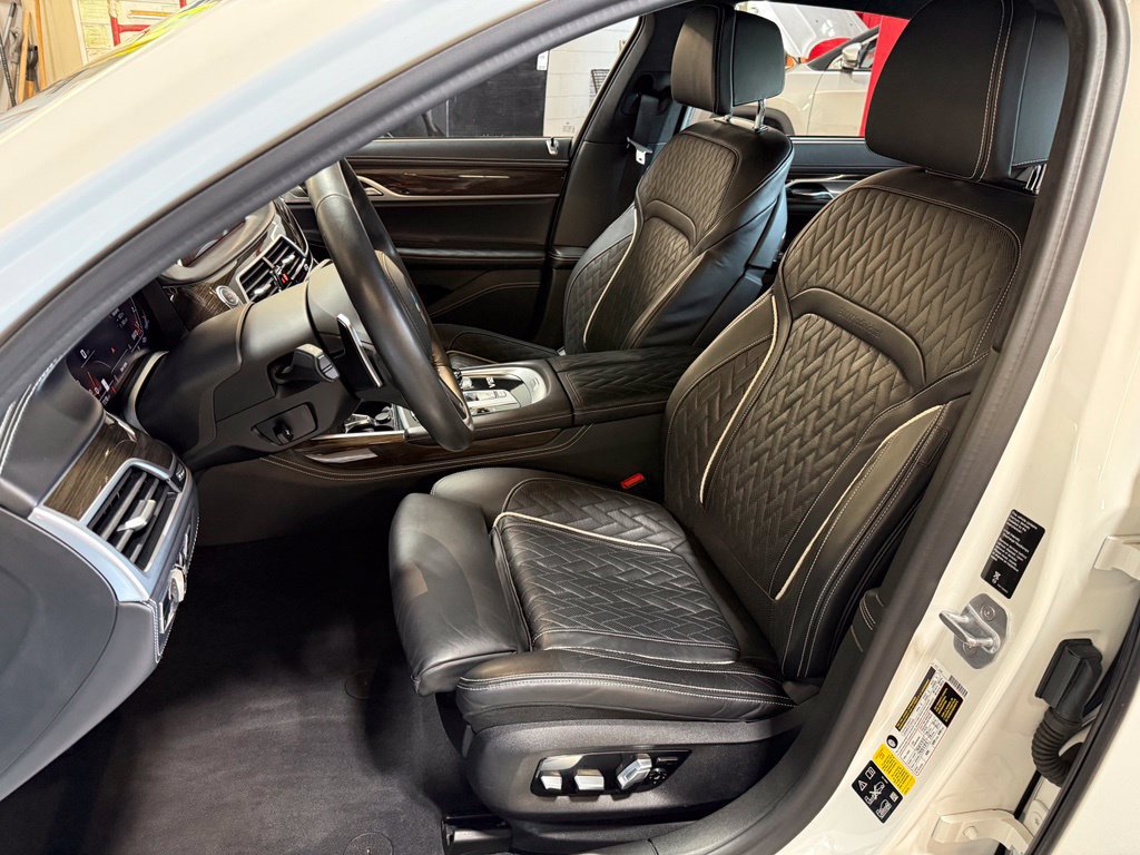 Used 2020 BMW M760i xDrive w/ Luxury Rear Seating Package AWD/4WD image 26