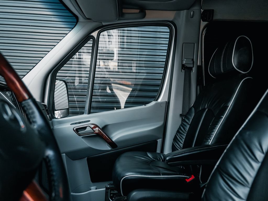 Used 2018 Mercedes-Benz Sprinter 3500 image 43
