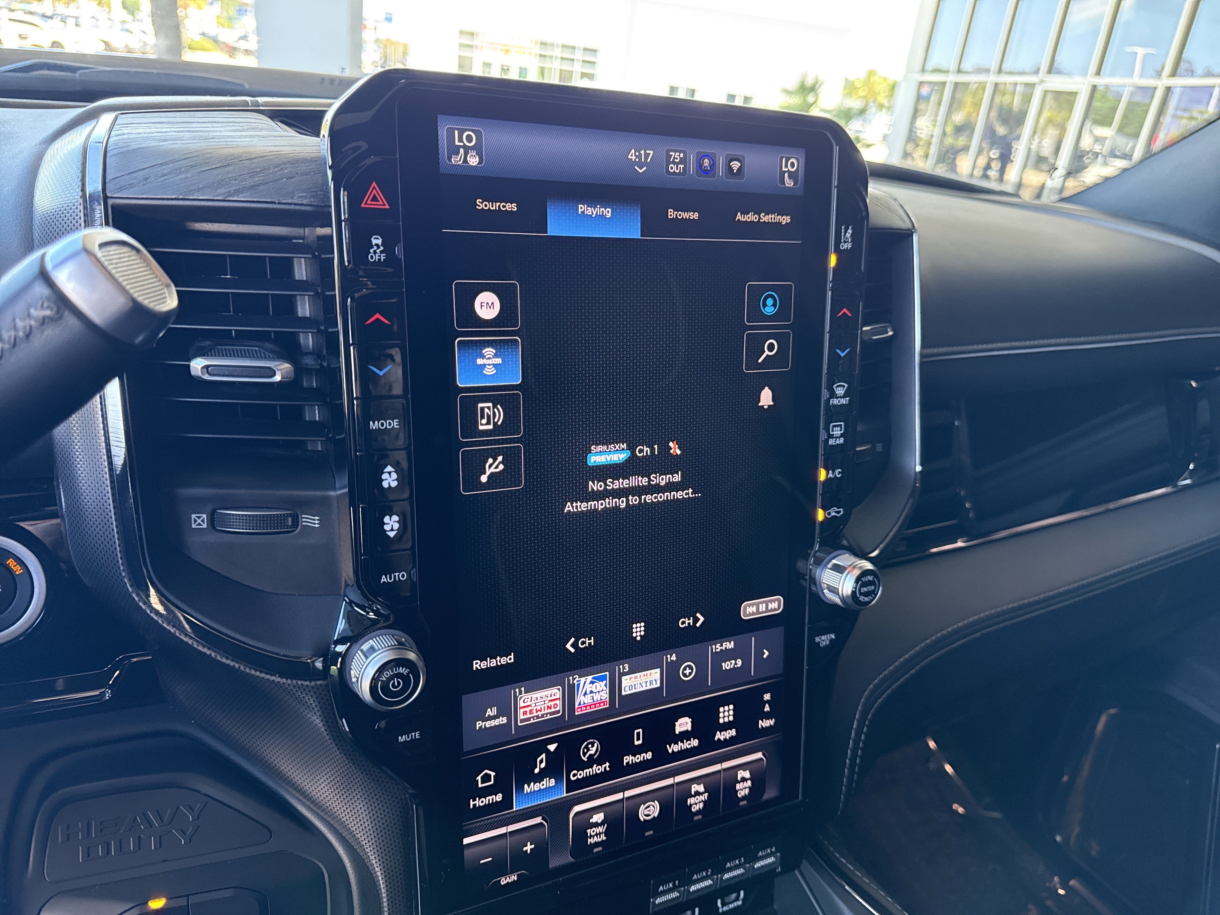 Used 2025 RAM 2500 Limited AWD/4WD image 25