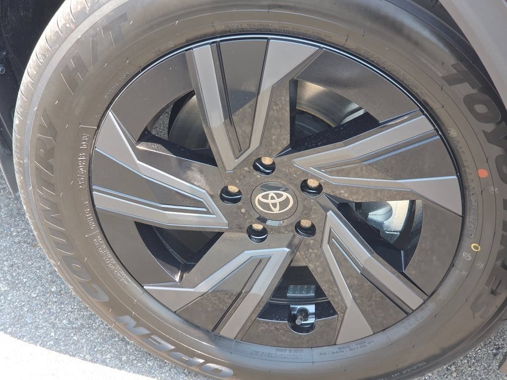 New 2026 Toyota C-HR AWD/4WD image 17