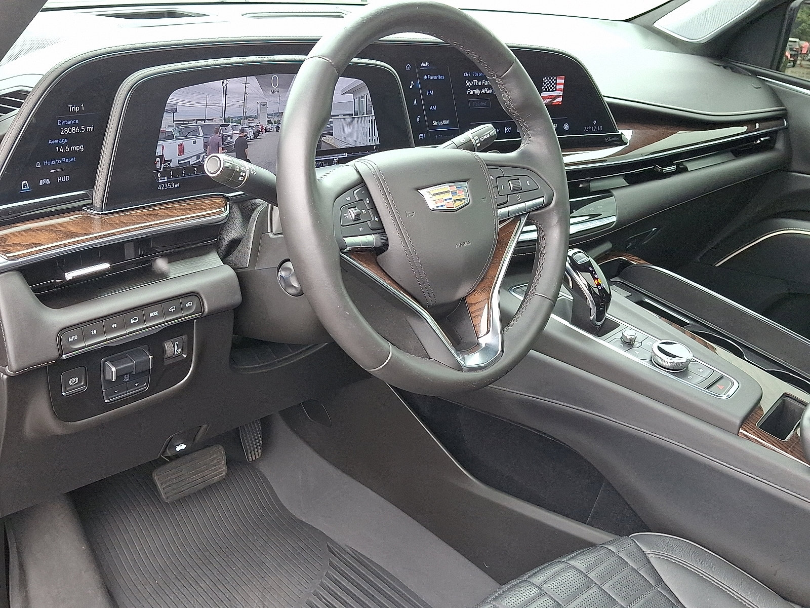 Certified 2022 Cadillac Escalade Sport Platinum w/ LPO, ONYX Package image 15