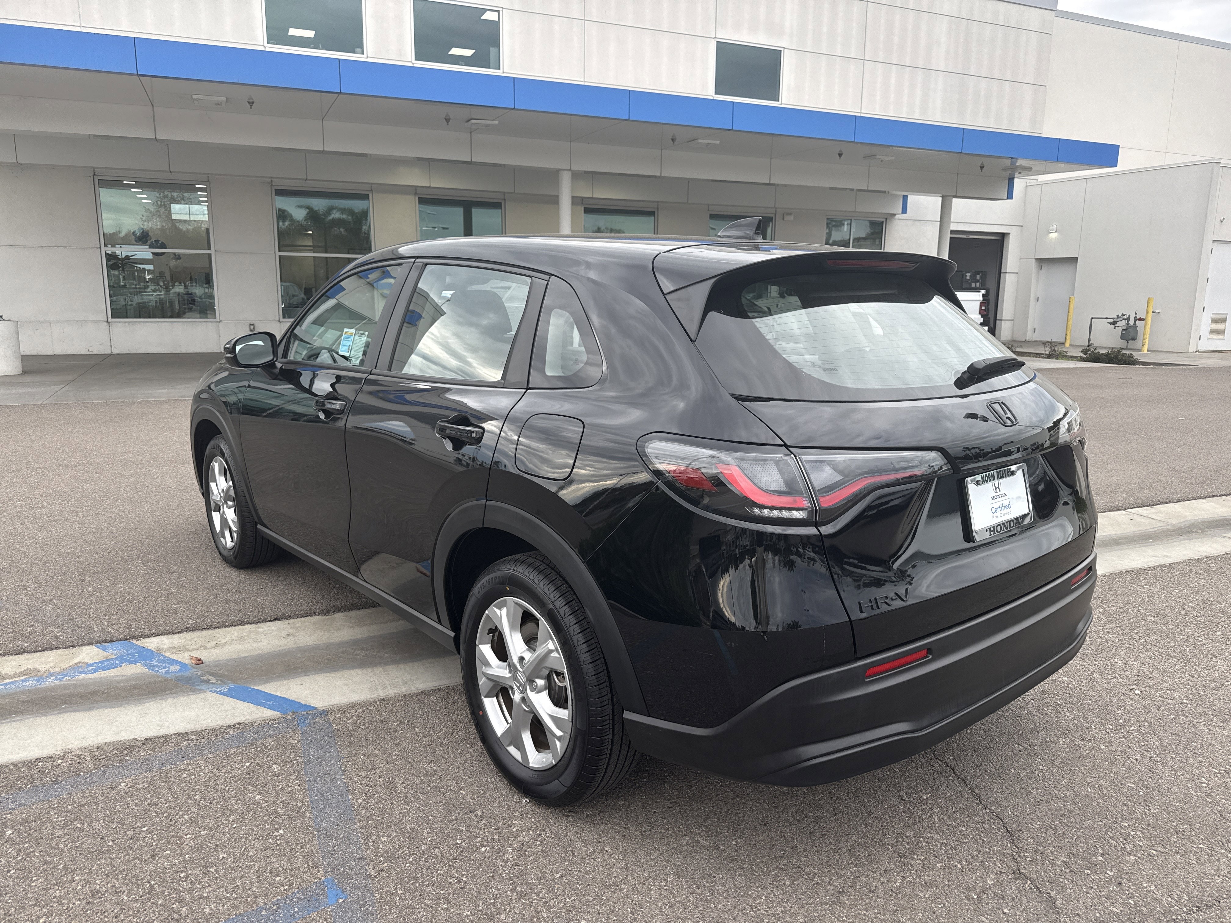 Certified 2023 Honda HR-V LX image 3