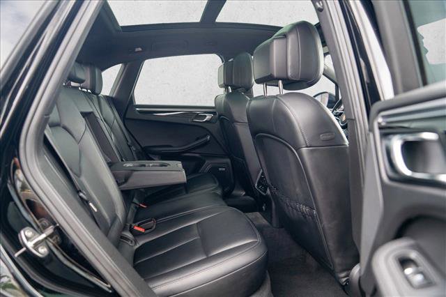 Certified 2018 Porsche Macan AWD/4WD image 24