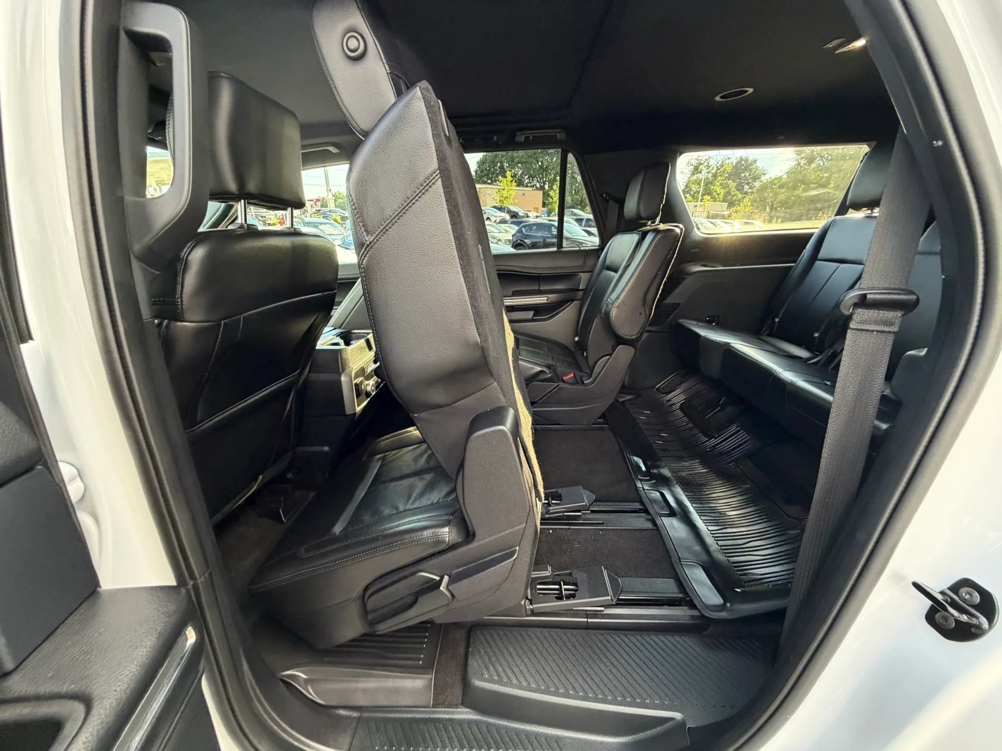Used 2020 Ford Expedition Max XLT w/ Equipment Group 202A AWD/4WD image 21