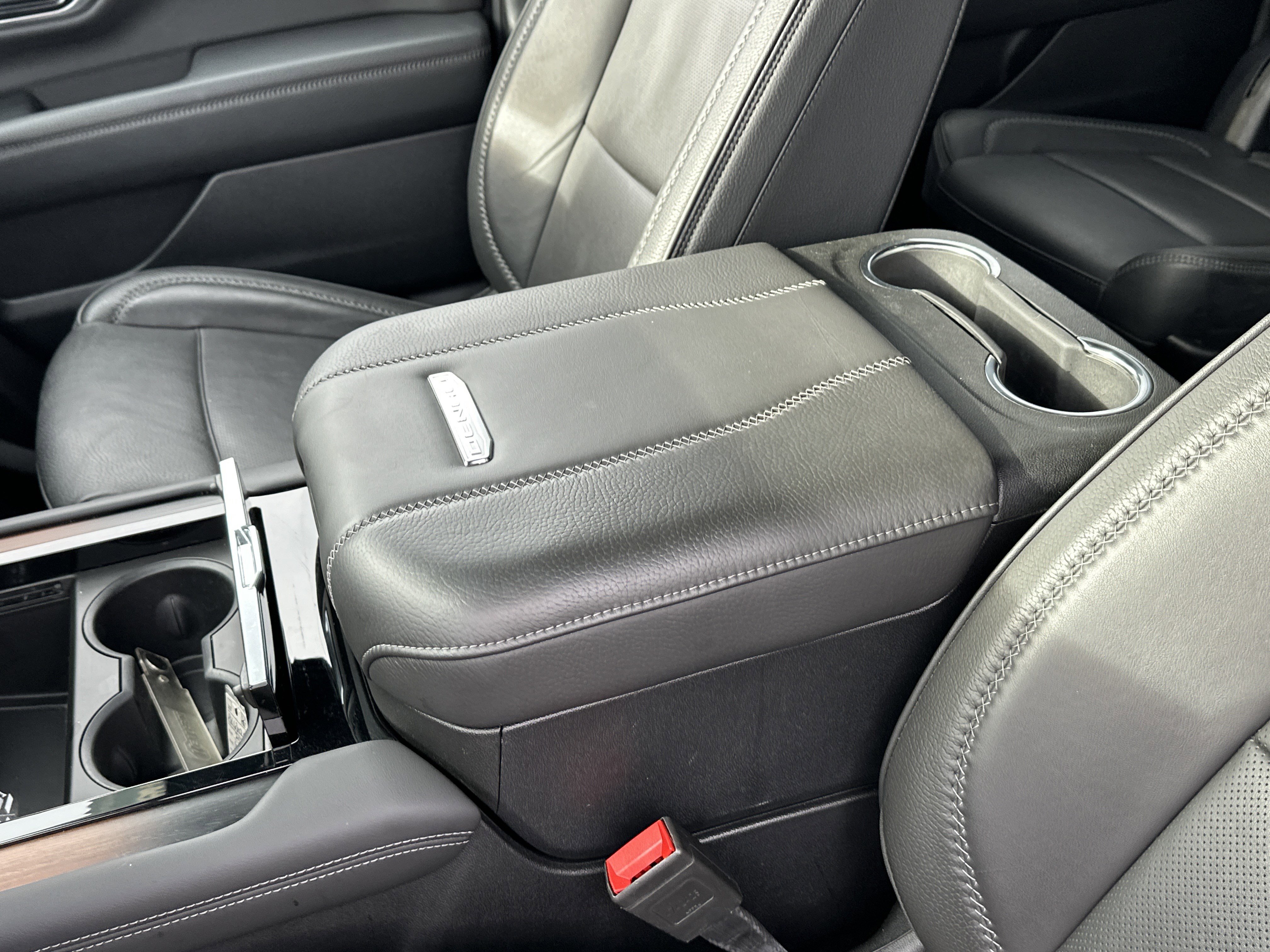 Certified 2025 GMC Yukon XL Denali image 17