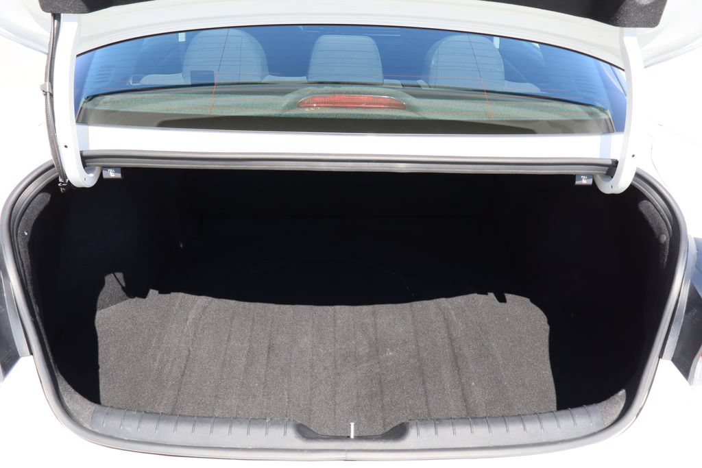 Used 2024 Hyundai Elantra SEL FWD image 24