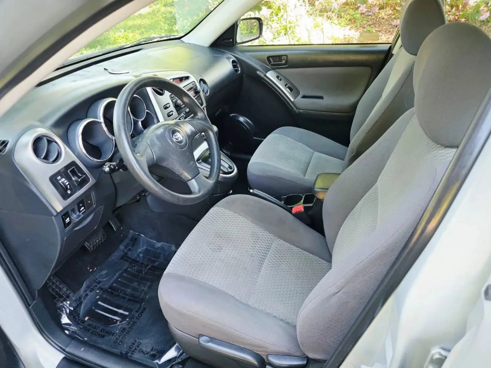 Used 2005 Toyota Matrix FWD image 9
