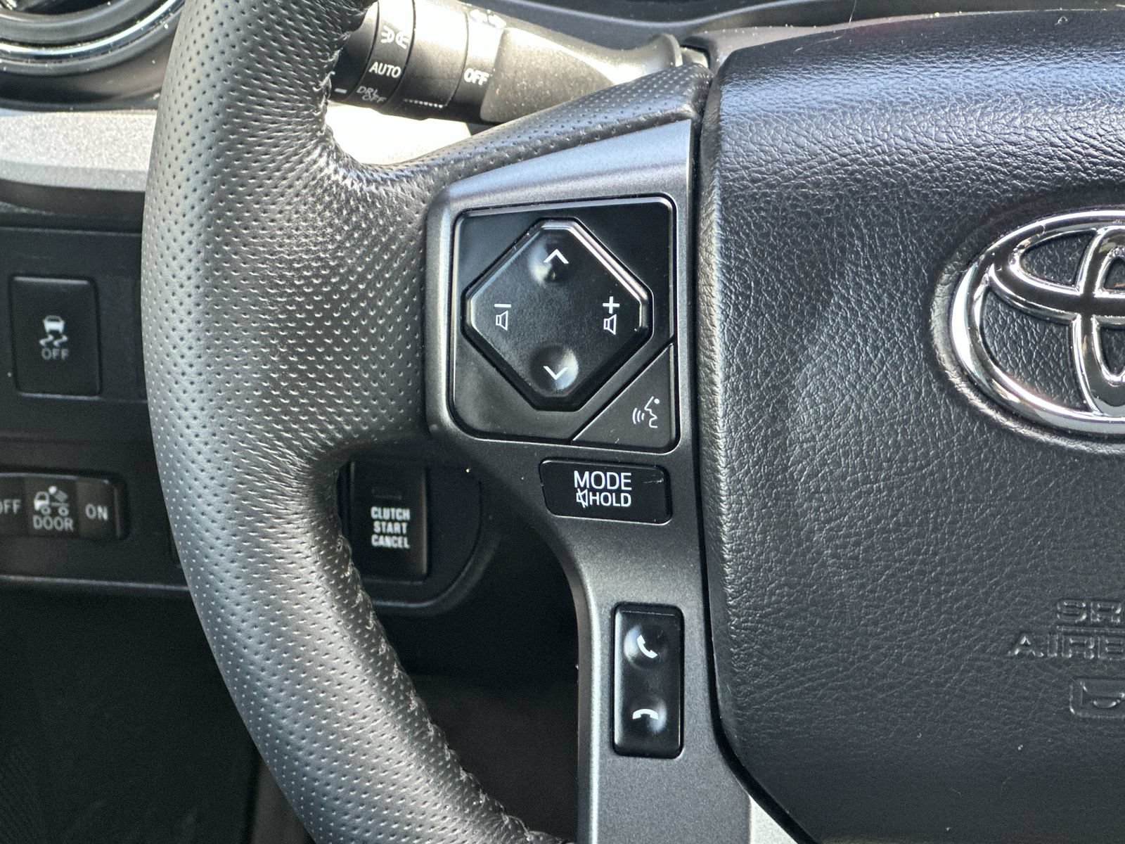 Used 2022 Toyota Tacoma TRD Sport w/ Technology Package AWD/4WD image 20