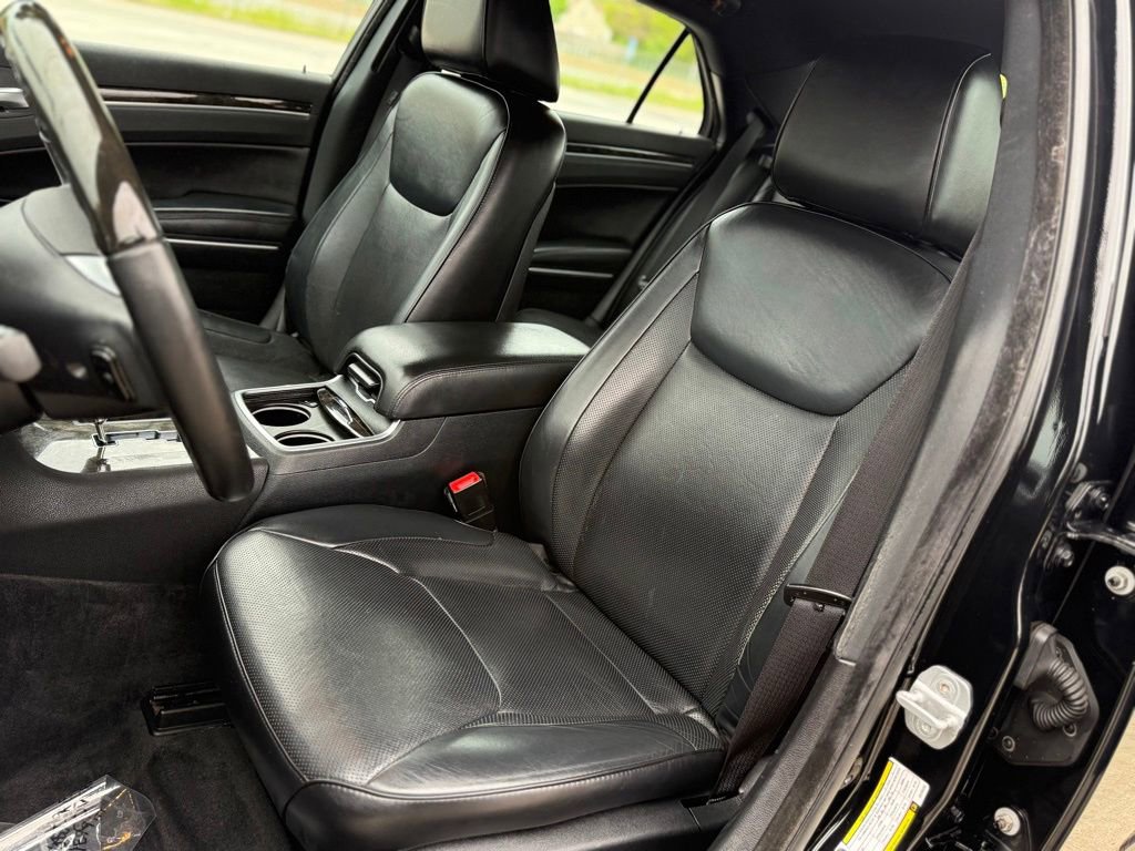 Used 2012 Chrysler 300 C AWD/4WD image 23